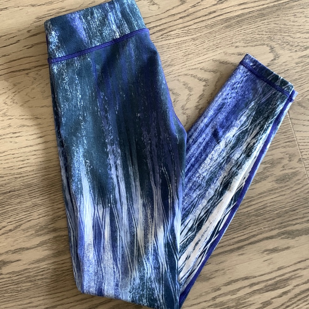 Ivivva leggings special edition print. Girls 12